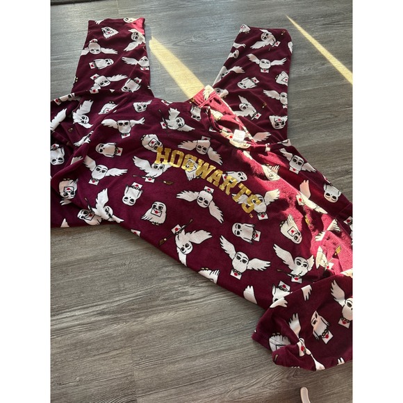 Harry Potter Wizarding World Other - Harry Potter Wizarding World Hedwig Pajama Set Burgundy Gold Foil XL 16-18